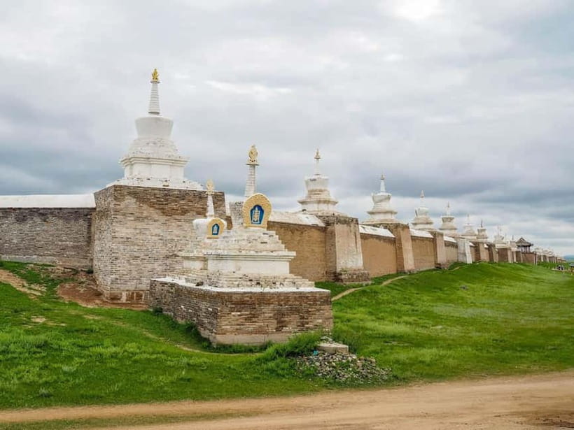 5 day Central Mongolia and Nomad stay tour - Day 3: Orkhon Waterfall and volcanic country