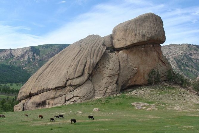 5 Days Terelj national Park Tour From Central Mongolia - Day four: Tövkhön Monastery and Ugii Lake