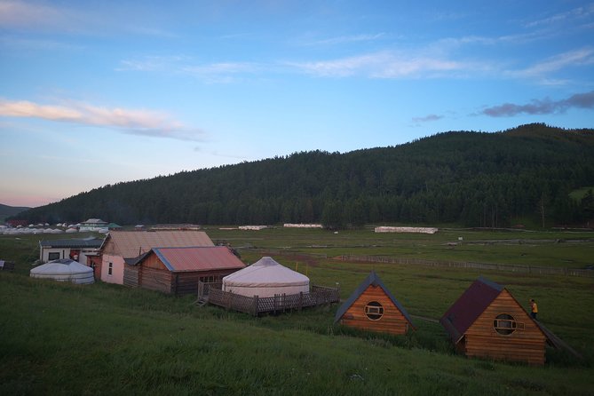 6 Days Tour: Central Mongolia - Days 2 and 3: Orkhon Waterfall and life beside the river