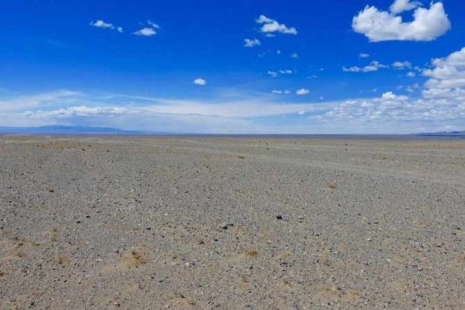 7 days Great Gobi Tour - Day 2: Tsagaan Suvarga and its ancient cliff walls
