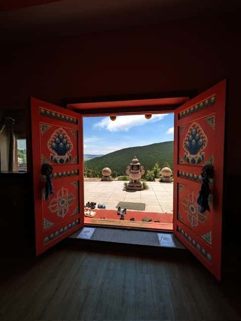 Aglag creation temple day tour transport - Walking the 60-minute to 2-hour temple loop