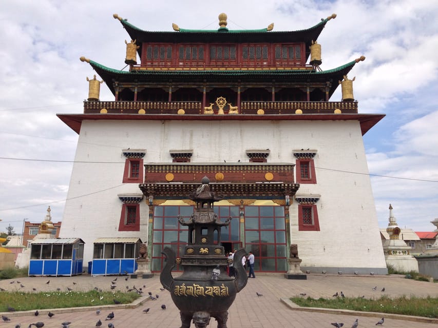 City tour all included, traditional music and dance concert - Lunch and a taste of Mongolian food