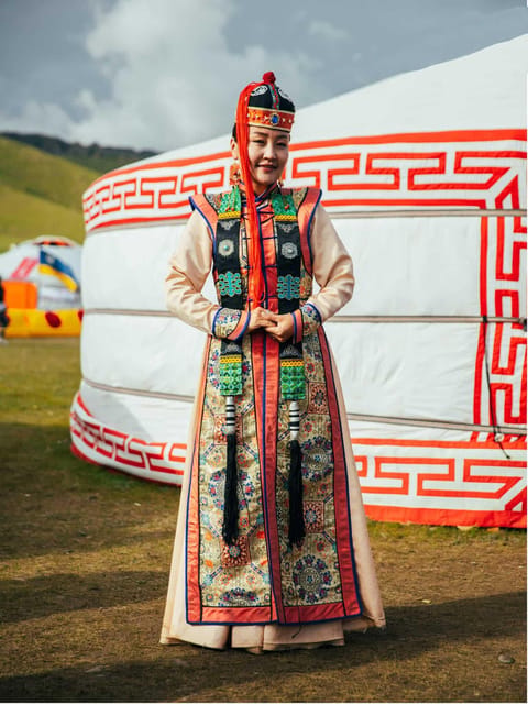 Day tour with Traditional clothes and photographer - What the photographer adds