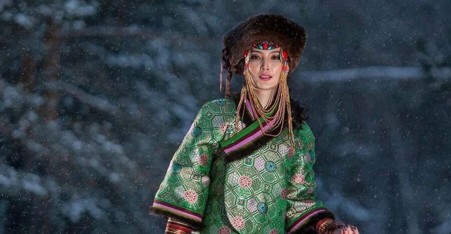 Day tour with Traditional clothes and photographer - Zaisan Hill and the first view of Ulaanbaatar