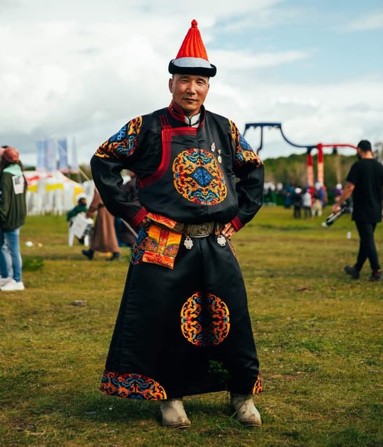 Day tour with Traditional clothes and photographer - Turtle Rock, a natural symbol of Terelj