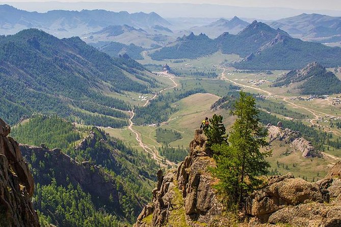 Day Trip to Terelj National Park & Giant Chinggis Khaan Statue - What the small group and transport add
