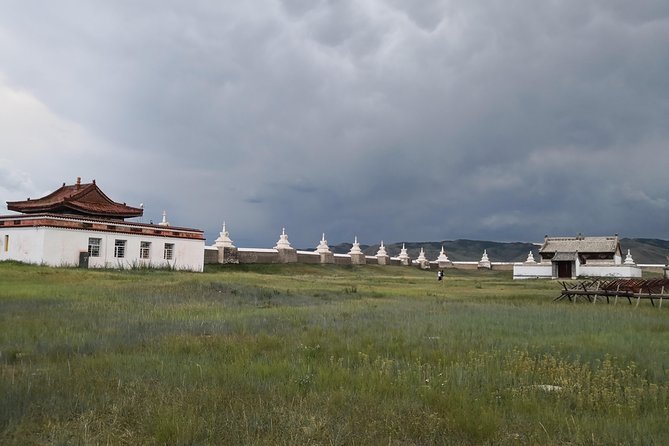 Mini Gobi and the ancient capital Kharkhorin - 4 days - The Orkhon Valley beside the historic river