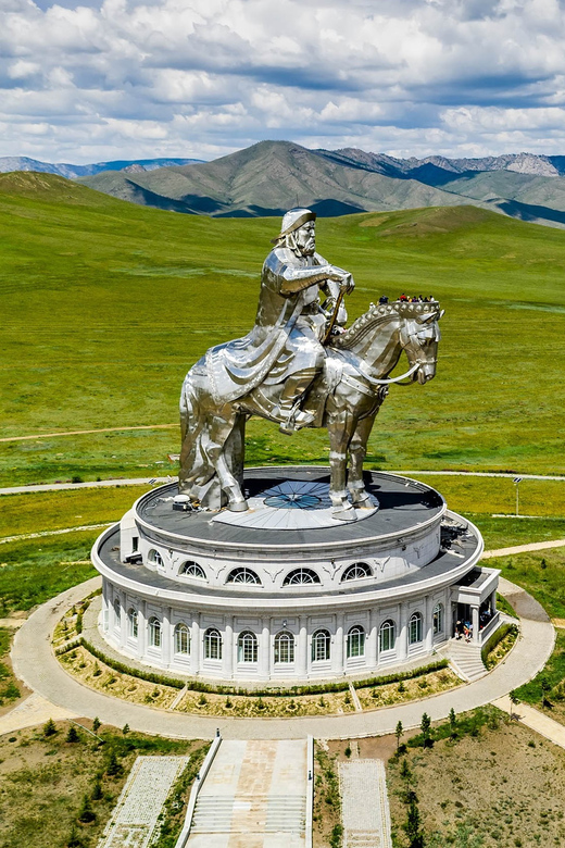 Terelj National Park: Tour with horse riding and hiking - Day one: from Ulaanbaatar to Turtle Rock