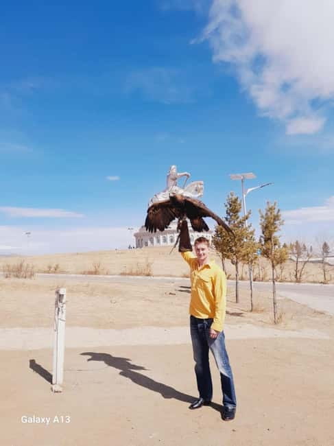 Ulaanbaatar: Chinggis Khaan Statue and Turtle Rock Day Tour - Turtle Rock, a quick stop with room for photographs