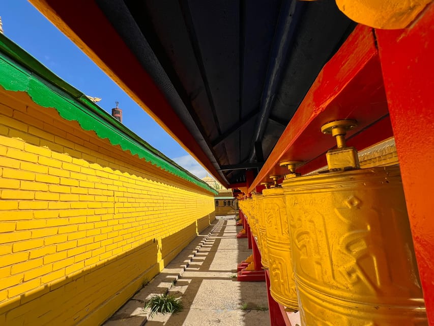 Ulaanbaatar Signature Tour – Mongolia’s Capital in One Day - Narantuul Market and everyday shopping